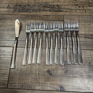 11 International Mark II Colonial Scroll Stainless seafood Forks EE